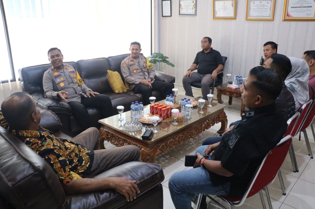 Perkuat Sinergitas Antar CJS Jelang Pemilu 2024, AKBP James Sambangi Kantor Kejaksaan
