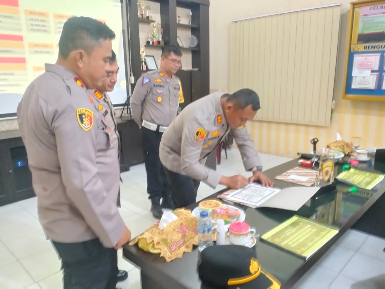Kapolres Tanjung Balai Pimpin Sosialisasi DIPA RKA/KL dan Penandatanganan Pakta Integritas TA. 2024