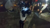 Kabur Dari Razia PPKS Seorang PSK Loncat Ke Selokan*