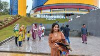 Sholat Idhulftry 1445 di Masjid Tanjak di Guyur Hujan Deras