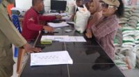 Kementrian Pangan Menyalurkan Bantuan Sembako Berupa Beras 30 Kg