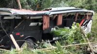 Lantas Polres Tanggamus Evakuasi dan Identifikasi Kecelakaan Tunggal Bus Sedayu Semaka