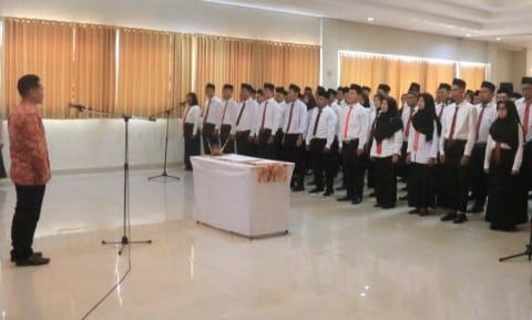 Sebanyak 70 orang Panitia Pemilihan Kecamatan (PPK) Pilkada Serentak Tahun 2024 dilantik Ketua KPU Pemalang