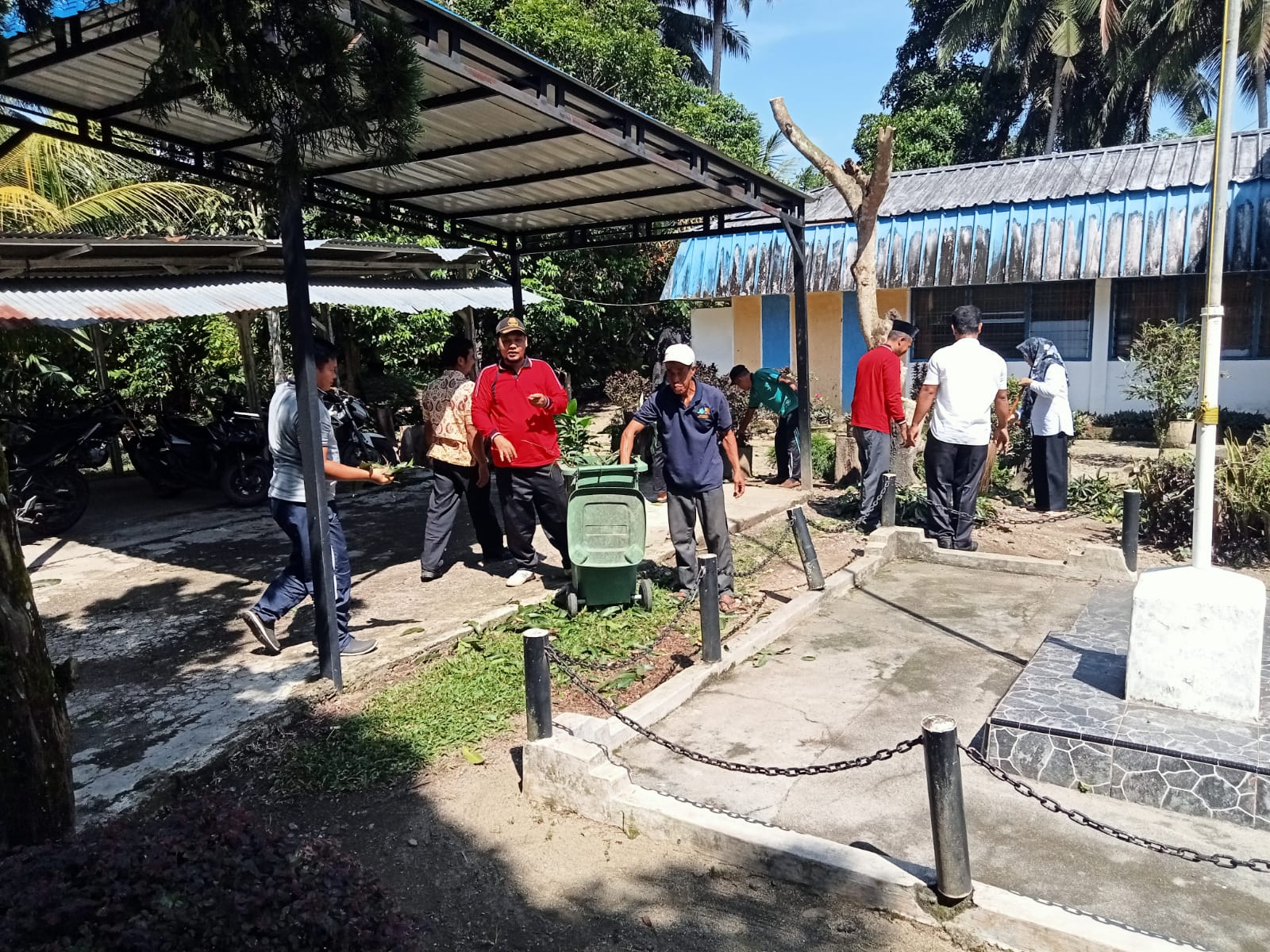 Jum'at Bersih Dan Sehat di Komplek Perkantoran Camat Siabu, Mandailing Natal