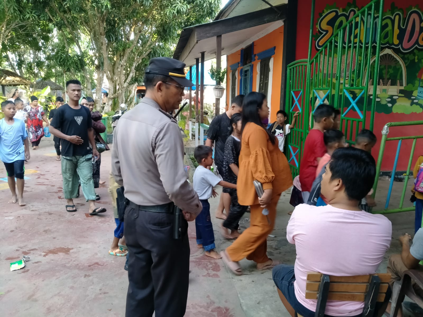 Polres Tanjung Balai Pastikan Keamanan Masyarakat saat Libur Lebaran di Objek Wisata Kolam Renang