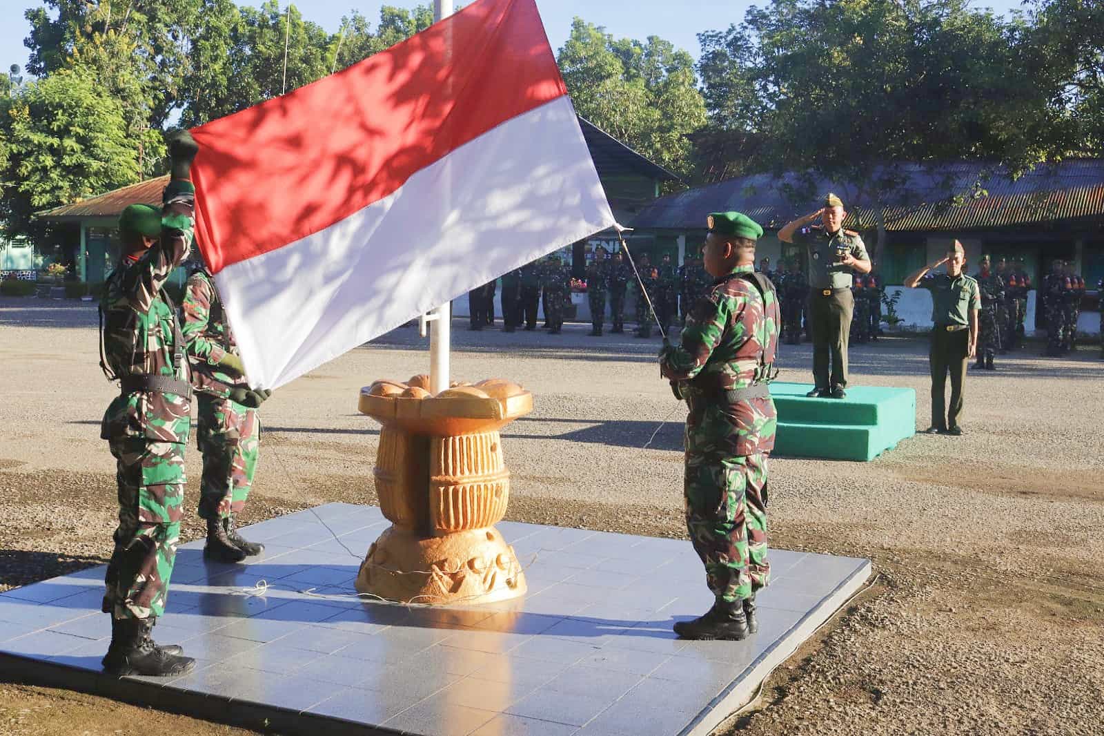 Pimpin Upacara Bendera 17an Bulan April, Dandim Belu Bacakan Amanat Panglima TNI