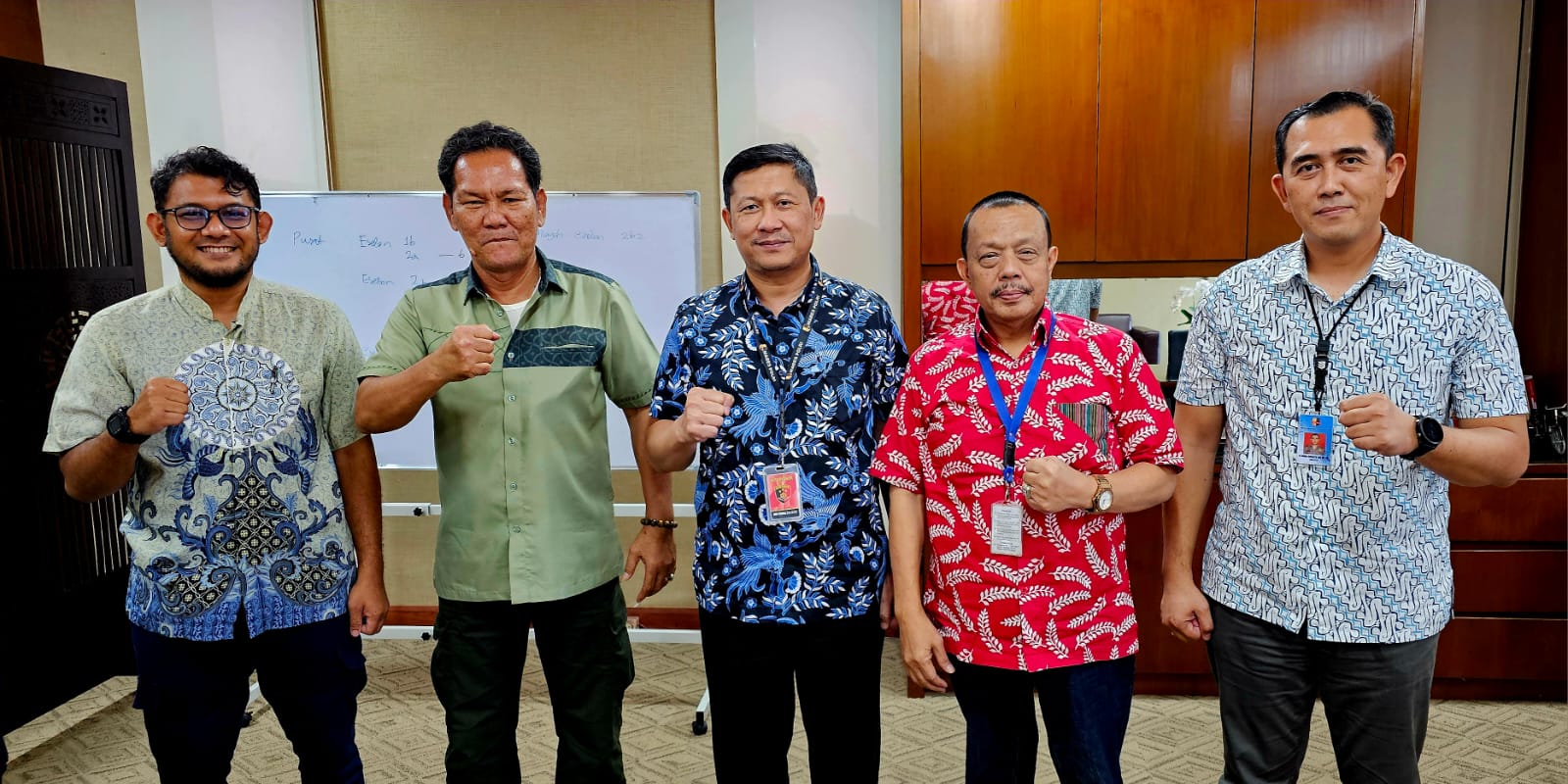 Edison Presiden LSM LIRA Mendatangi Bareskim Untuk Melaporkan Kasus Dana Hibah BUMN Yang Diduga di Korupsi Oknum PWI Pusat Rp.2,9 M