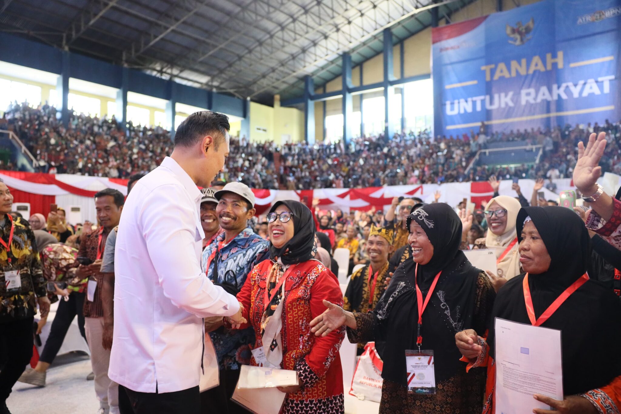 
Menteri AHY Diberi Mandat Yang Diamanatkan Oleh Presiden Joko Widodo, Sukseskan Sertipikat Tanah Elektronik Reforma Agraria di Jawa timur