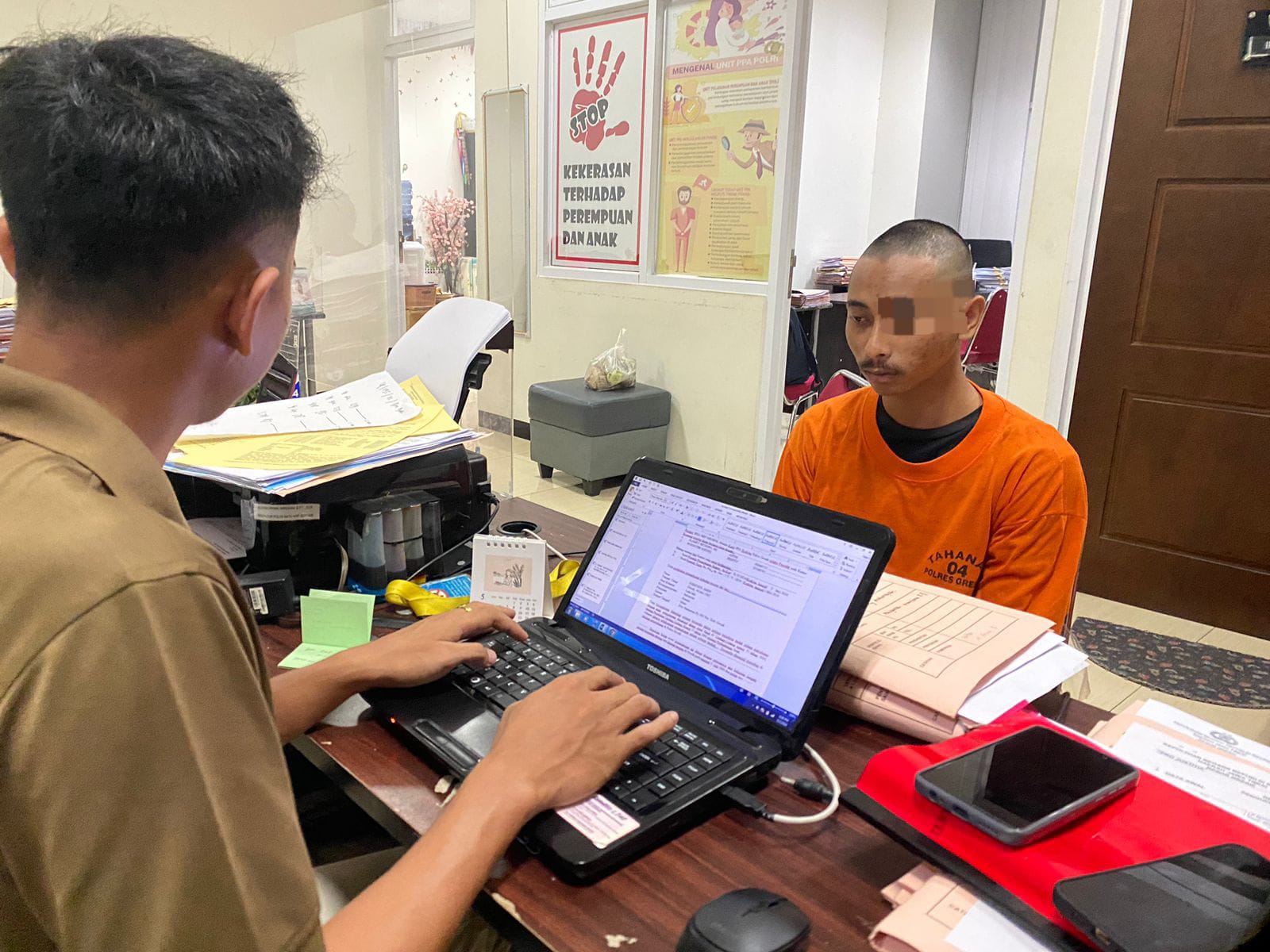 Unit PPA Satreskrim Polres Gresik Berlayar ke Pulau Bawean Tangkap Dua Pelaku Pencabulan