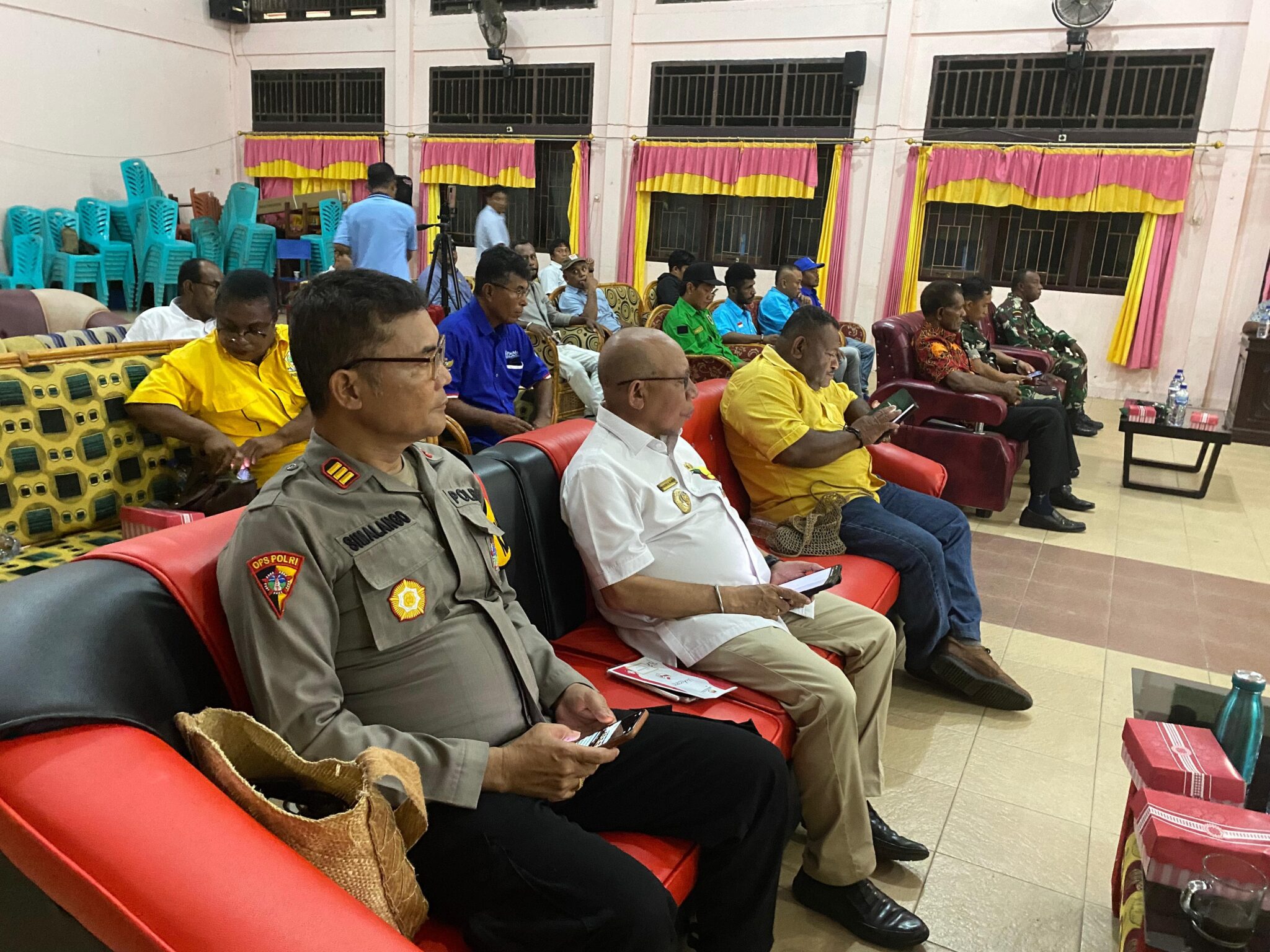 Kapolres Diwakili Kabagops Polres Teluk Wondama Hadiri Rapat Pleno Terbuka Penetapan Perolehan Kursi dan Calon Terpilih Anggota DPRD  Teluk Wondama  Pemilu 2024