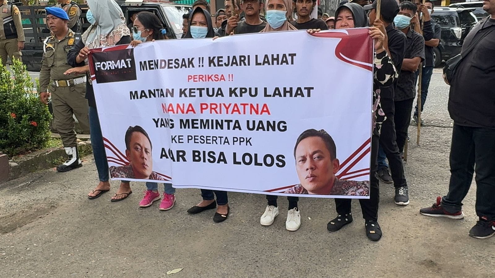 FORMAT ( forum anak lahat) Desak Kejari Lahat Untuk Periksa Mantan Ketua KPU Nana Priyatna