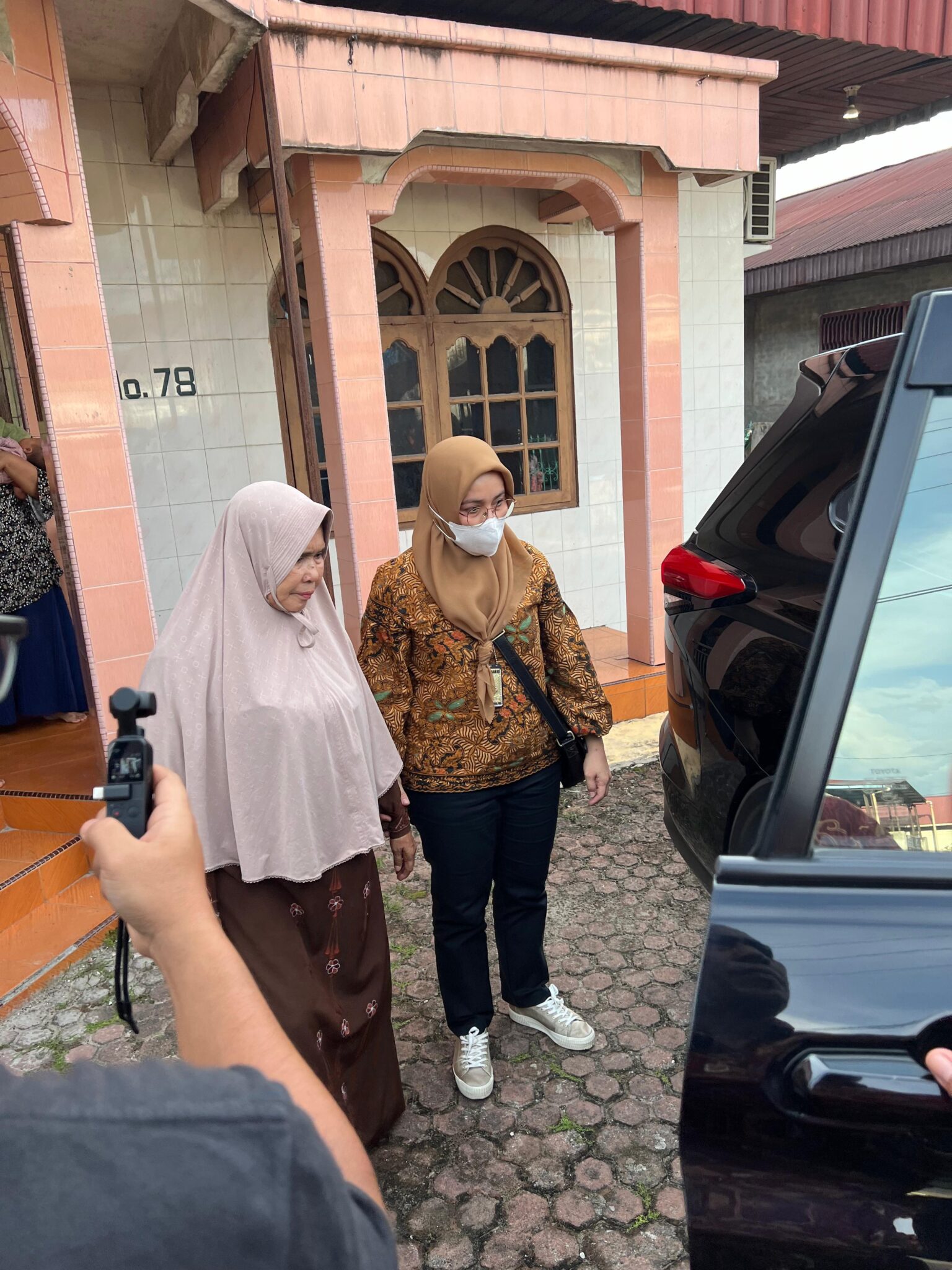 Satgas SIRI Berhasil Mengamankan
Buronan (DPO) Perkara Korupsi
Atas Nama Terpidana HAYATI GANI
