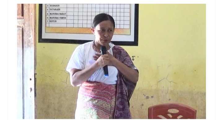 Wao Kades naimana salurkan bantuan anakan babi Dan kacang hijau ke masyarakatnya