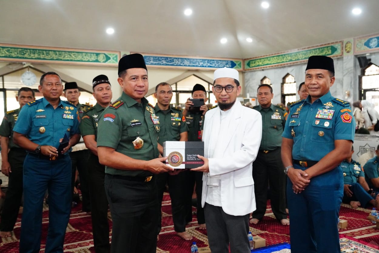 Panglima TNI Jenderal TNI Agus Subianto Hadiri Acara Peringatan Isra Mi'raj Nabi Muhammad SAW