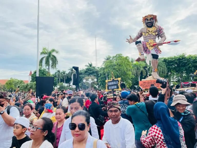 Pawai Ogoh-ogoh Kuatkan Rasa Toleransi di Surabaya