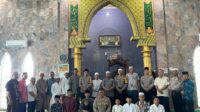 Safari Ramadhan Polres Tanjung Balai Usai Sholat Dzuhur Laksanakan Tausyiah Kamtibmas dan Menyerahkan Kitab Qaulan Karima
