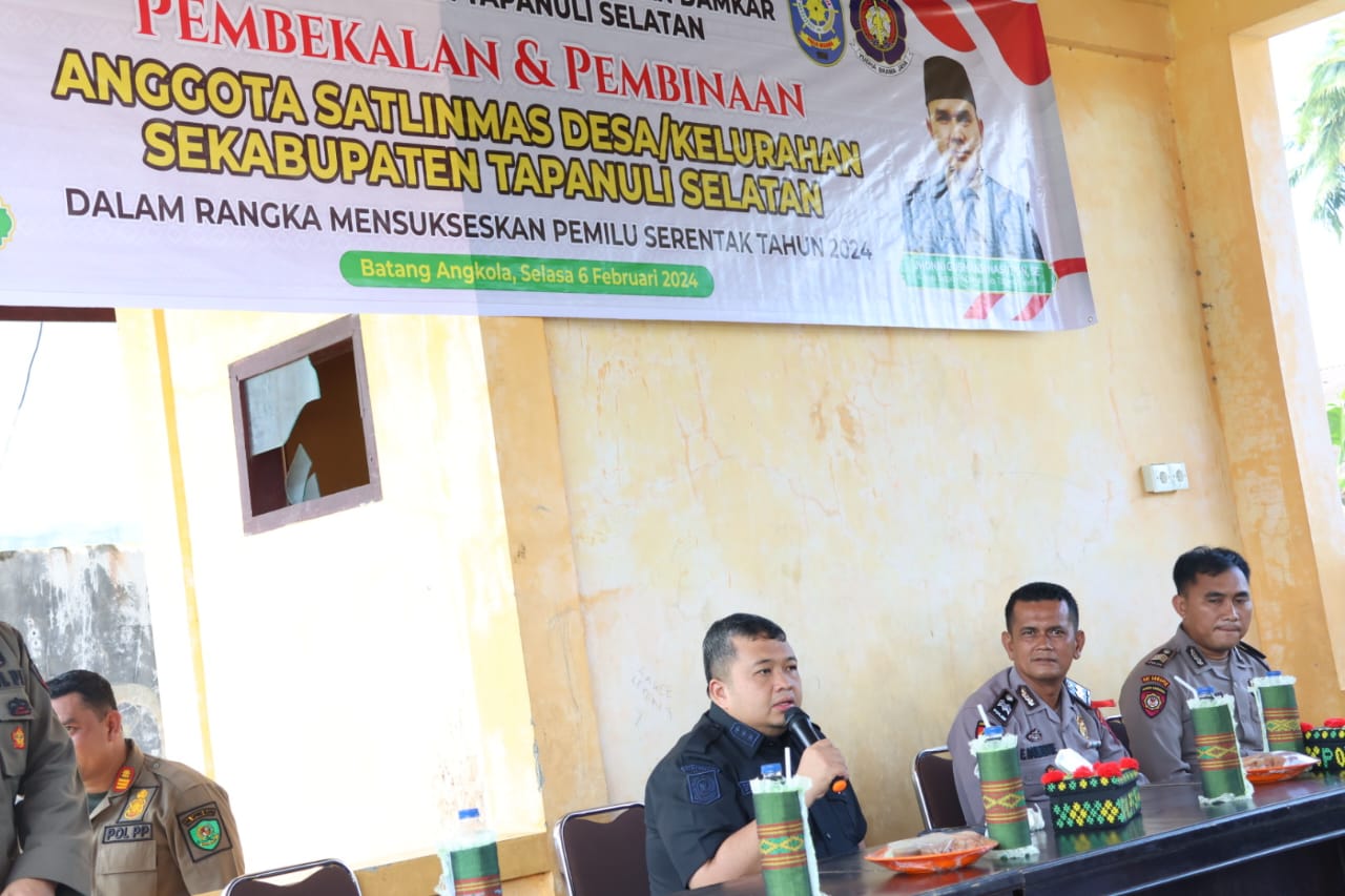 Jelang Pemilu 2024, Bupati Dolly Pasaribu Buka Pembinaan dan Pembekalan Satlinmas se-Tapsel