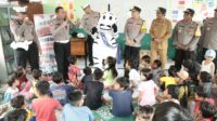 Keseruan Tim Trauma Healing Polres Hibur Anak-anak Korban Gempa Bumi di SDN 380 Gresik