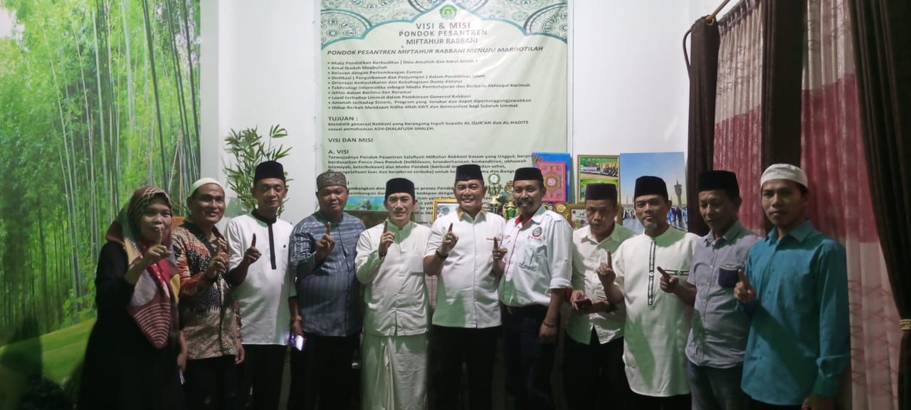 Raja Hery Mokrizal Buka Bersama di Pondok Pesantren Miftahur Rabbani : Raih Berkah Ramadhan