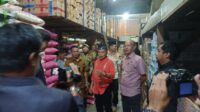 Plt Bupati Bersama Polres Kepulauan Meranti Turun Kepasar Pastikan Stok dan Harga Pangan Aman