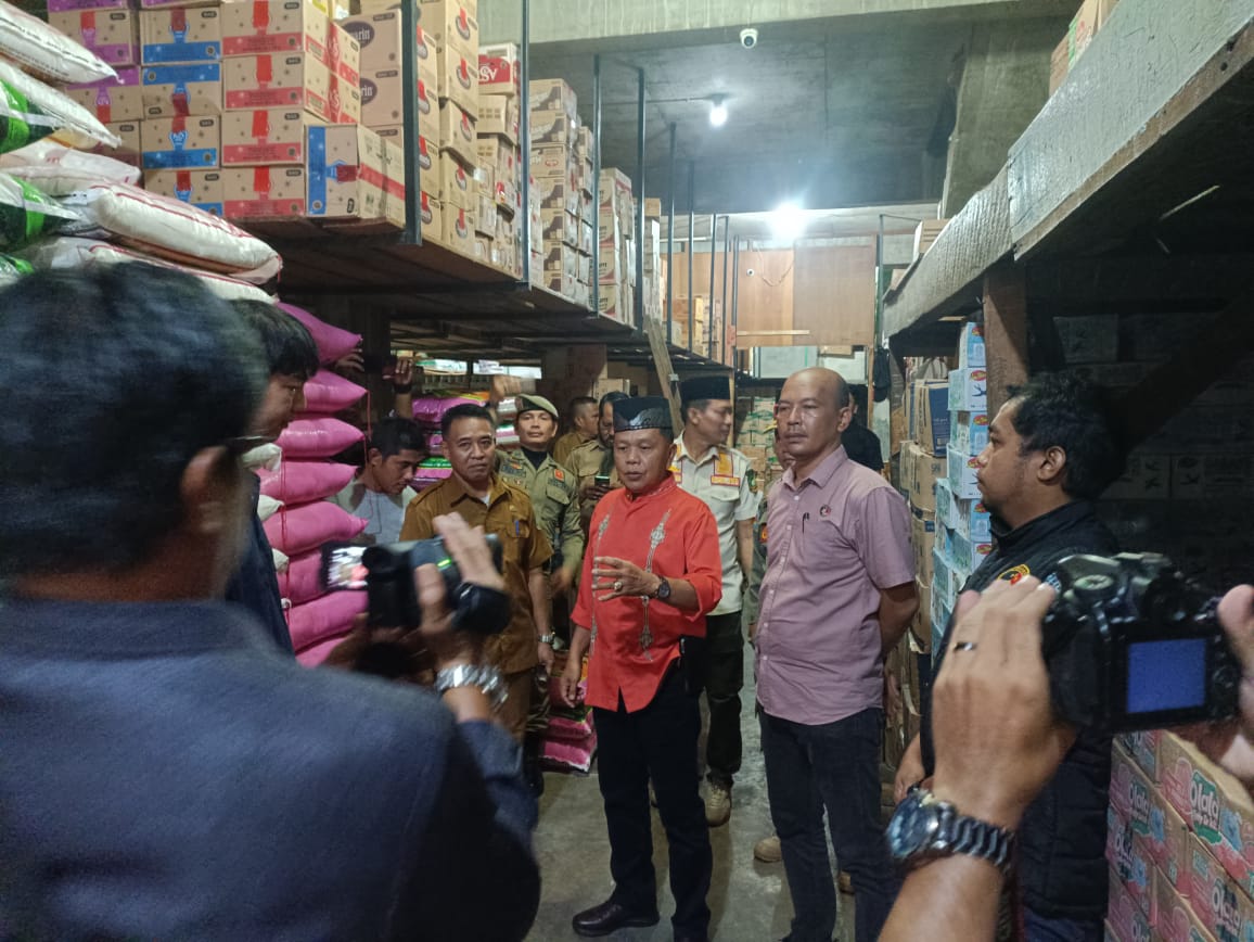 Plt Bupati Bersama Polres Kepulauan Meranti Turun Kepasar Pastikan Stok dan Harga Pangan Aman