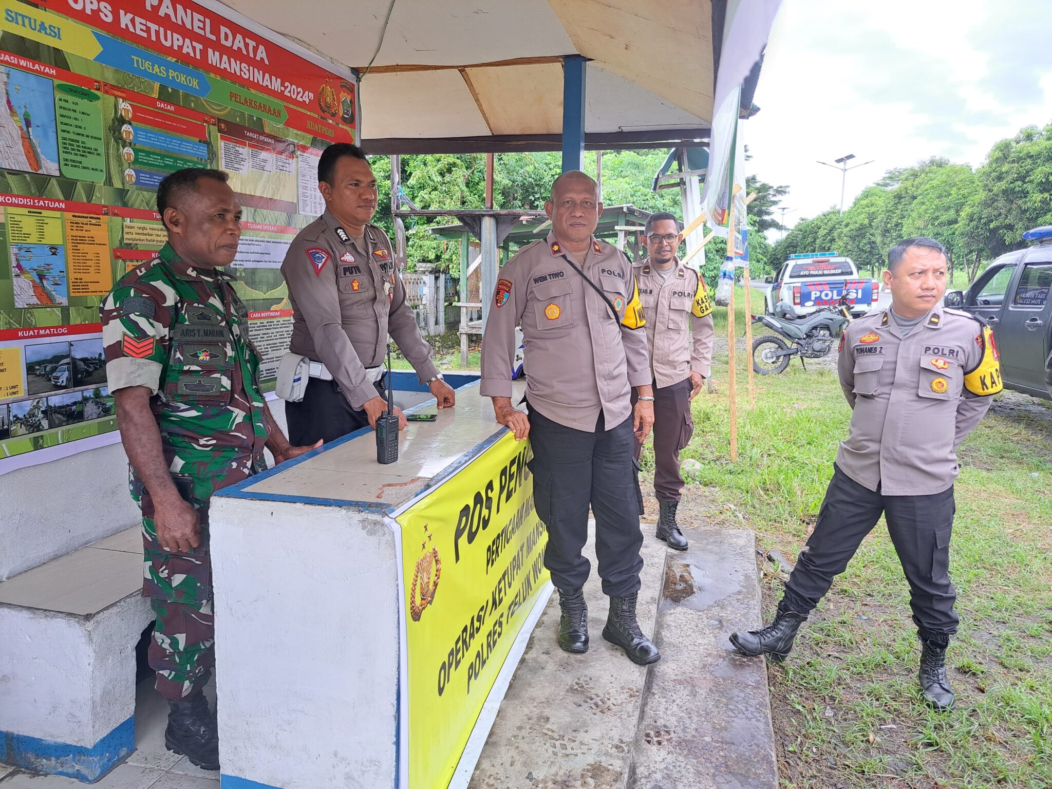 Wakapolres Teluk Wondama Pengecekan Pos Pelayanan dan Pos Pengamanan Operasi Ketupat Mansinam-2024