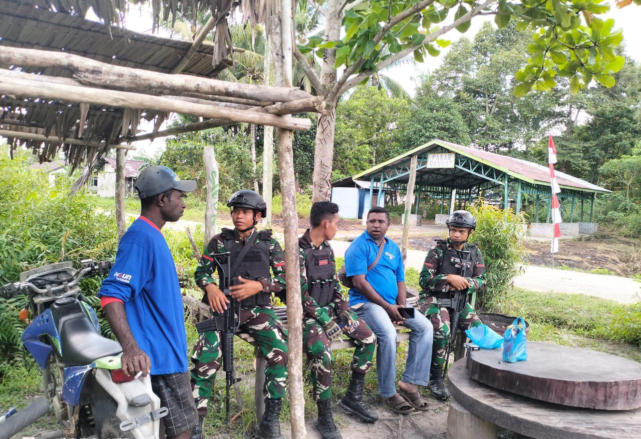 Satgas Yonif 407/PK Laksanakan Binaan Teritorial Lewat Komsos, Dalam Rangka menjalin Silaturahmi TNI Bersama Masyarakat