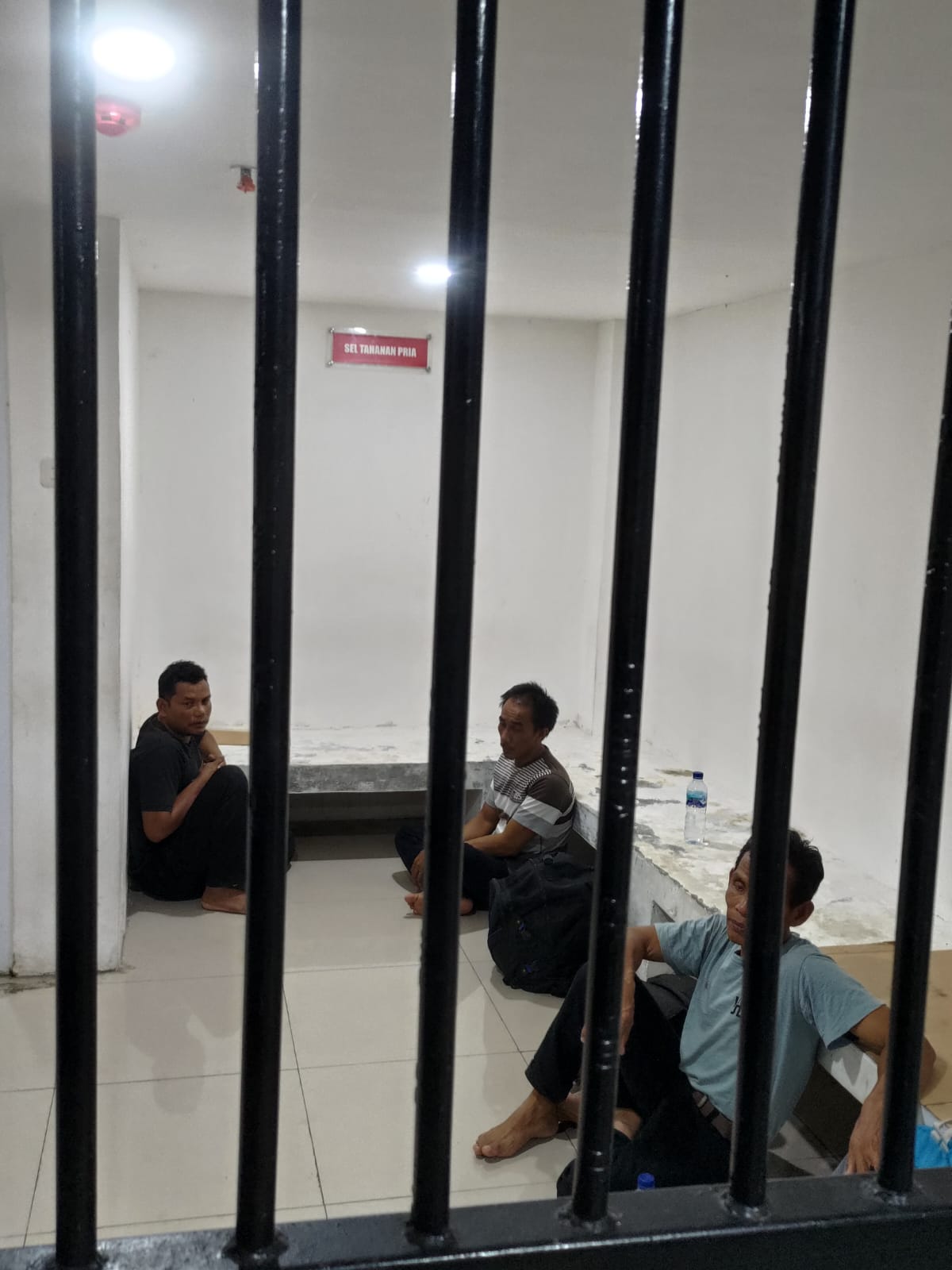 Satgas SIRI Kejaksaan Aqung Berhasil Amankan Buronan (DPO) Penangkapan Ikan Ilegal asal Kejaksaan Negri kabupaten Fak-Fak