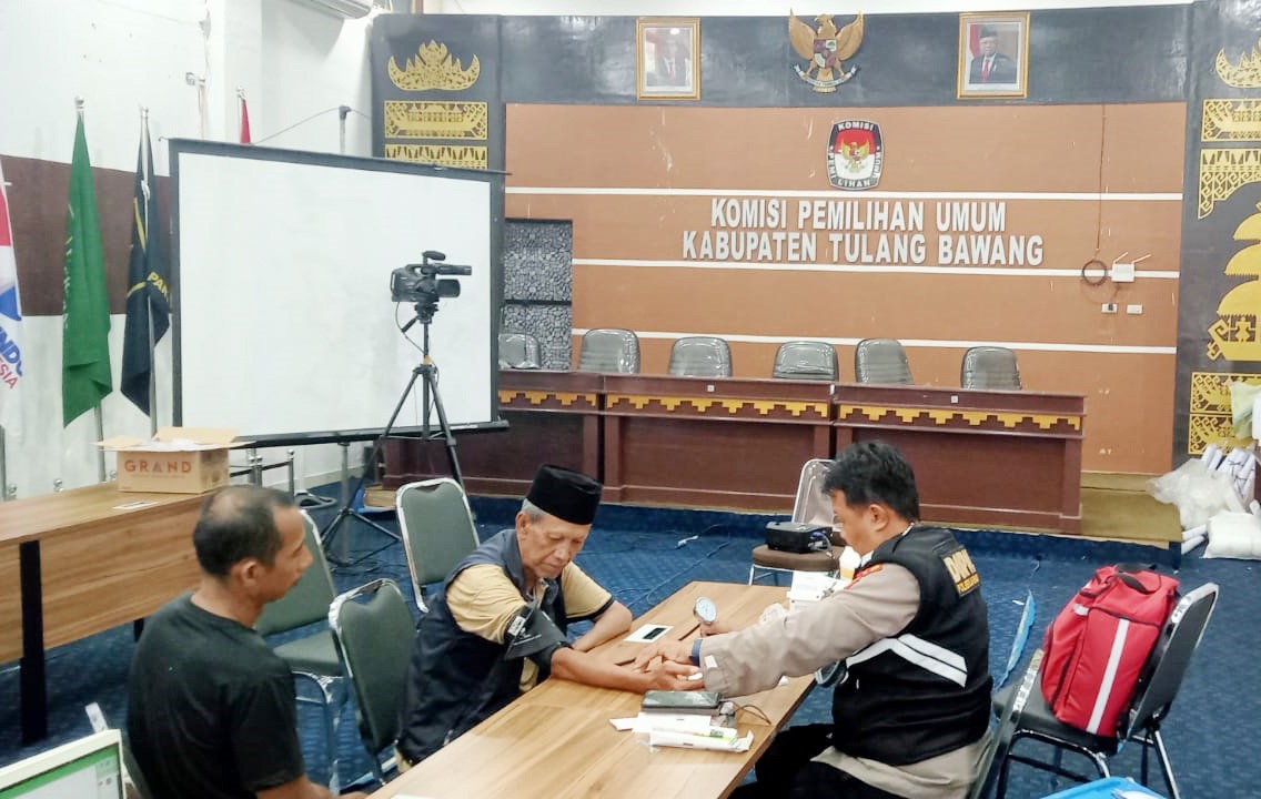 Polres Tulang Bawang Gelar Bakti Kesehatan Gratis di Kantor KPU, Ini Tujuan Utamanya