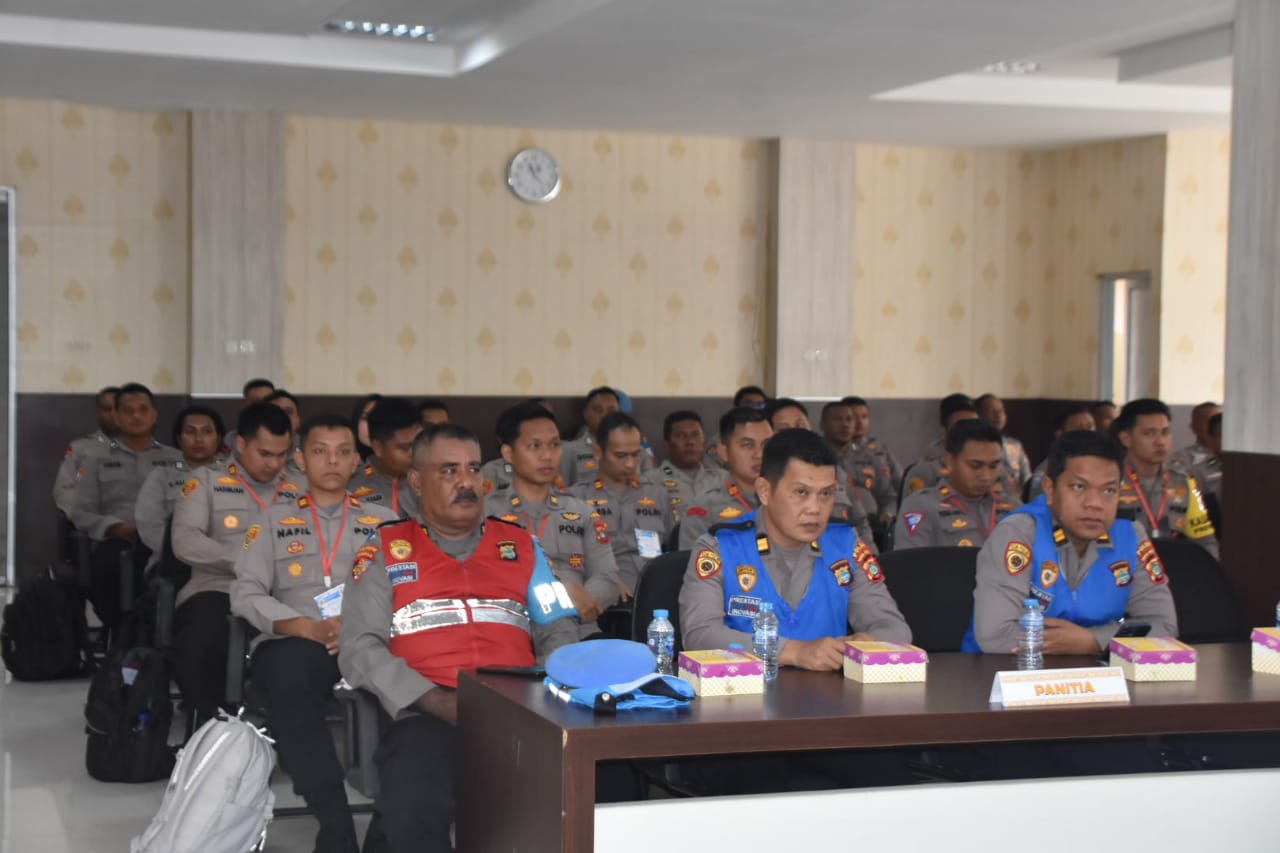 Polda Papua Barat Gelar Pengambilan Sumpah & Penandatanganan Pakta Integritas Dikbangum Polri T.A. 2024