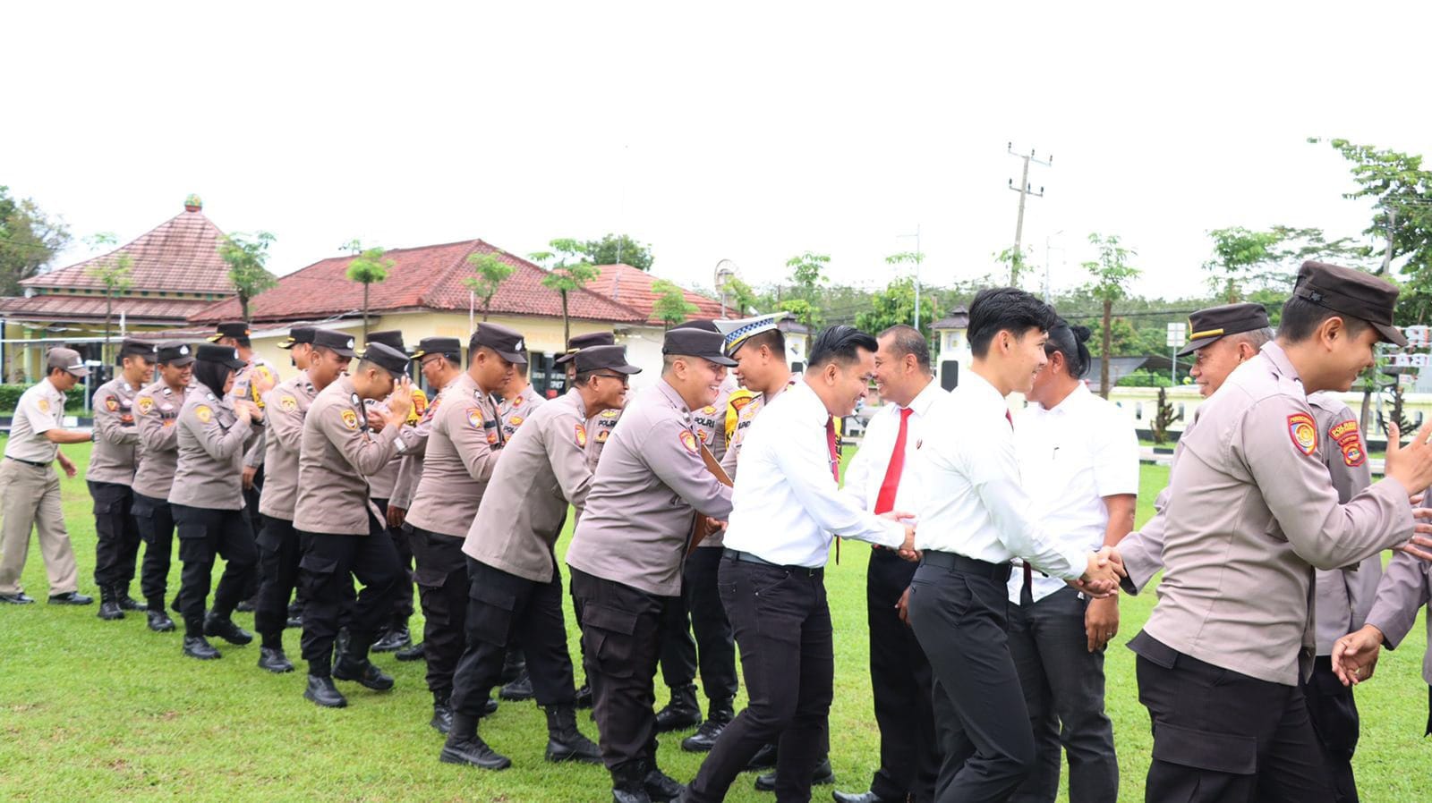 Polres Tulang Bawang Gelar Halal Bihalal Hari Raya Idul Fitri 1445 H, AKBP James: Kita Mulai Lagi Dengan Lembaran Baru

