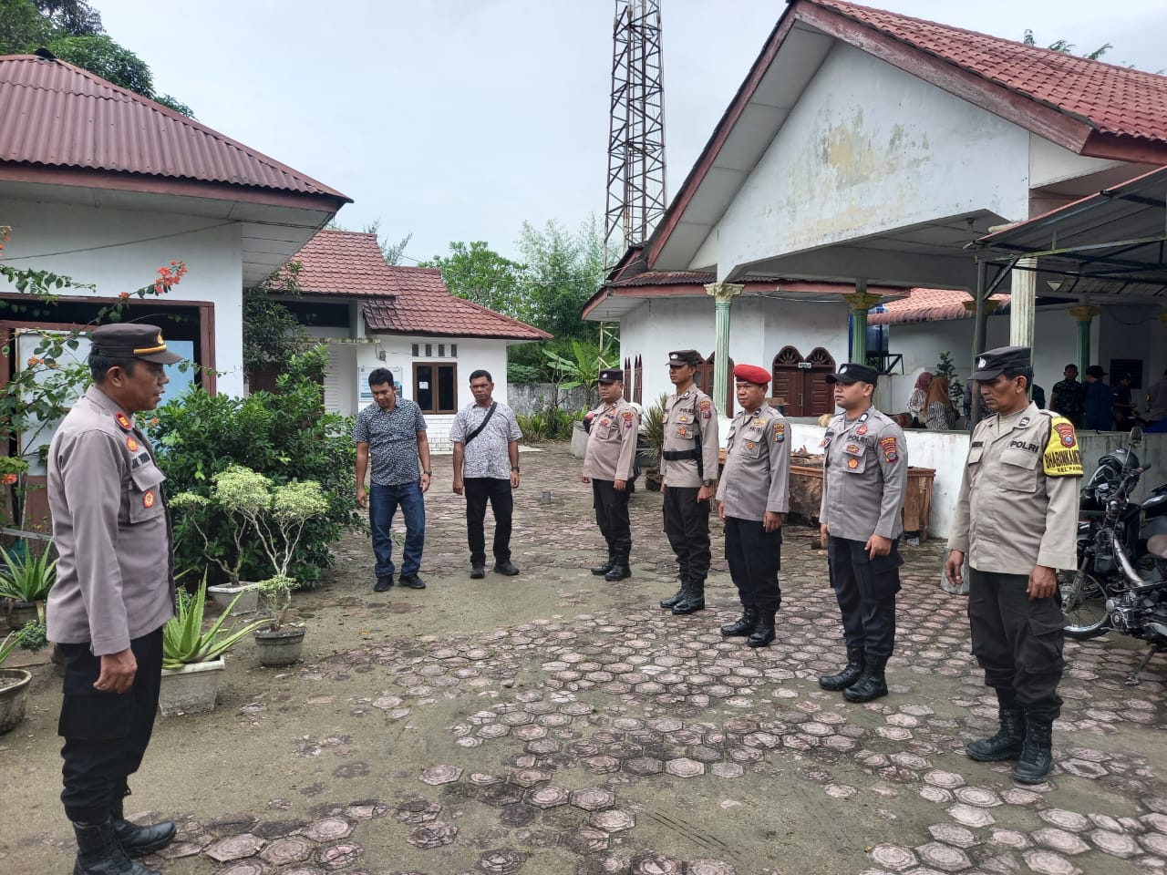 Polres Tanjung Balai Amankan Rekapitulasi Penghitungan Suara di PPK Datuk Bandar
