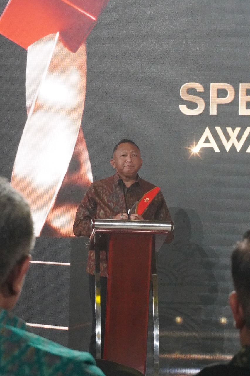Kajati Bali DR.Ketut Sumedana SH,MH Raih Best Justice Leadership CNN Award