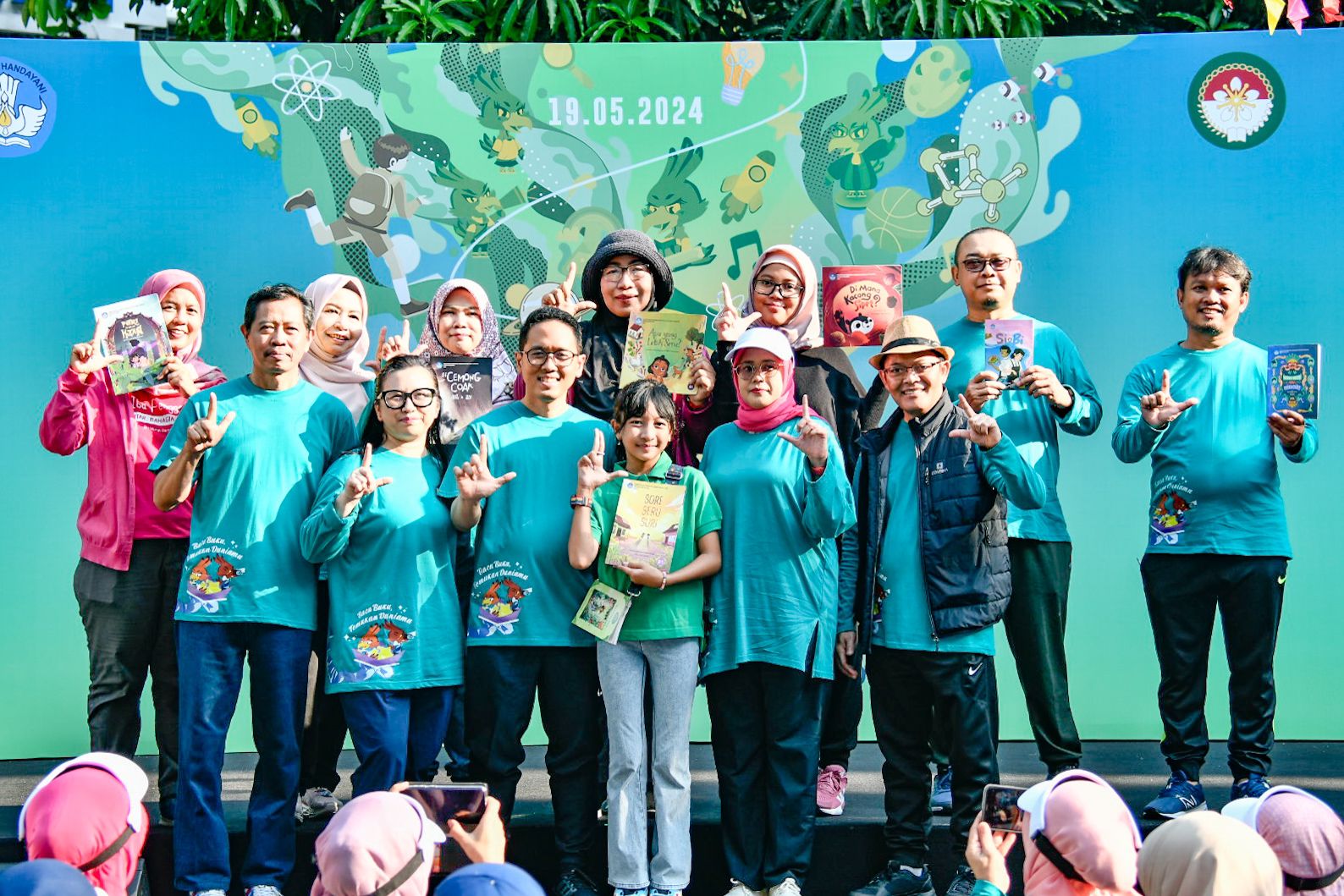Peringatan Hari Buku Nasional 2024, Kemendikbudristek Berbagi Buku Bermutu