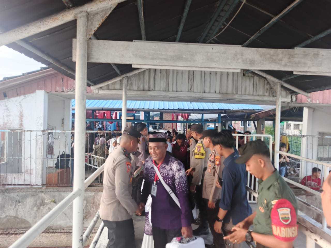 Kapolres Kepulauan Meranti bersama Forkompinda Hadiri Pelepasan Jamaah Calon Haji Kabupaten Kepulauan Meranti