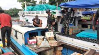 Personil TNi Diperbatasan Kegiatan Swiping Rutin Kapal Opsi Barang Diperbatasan