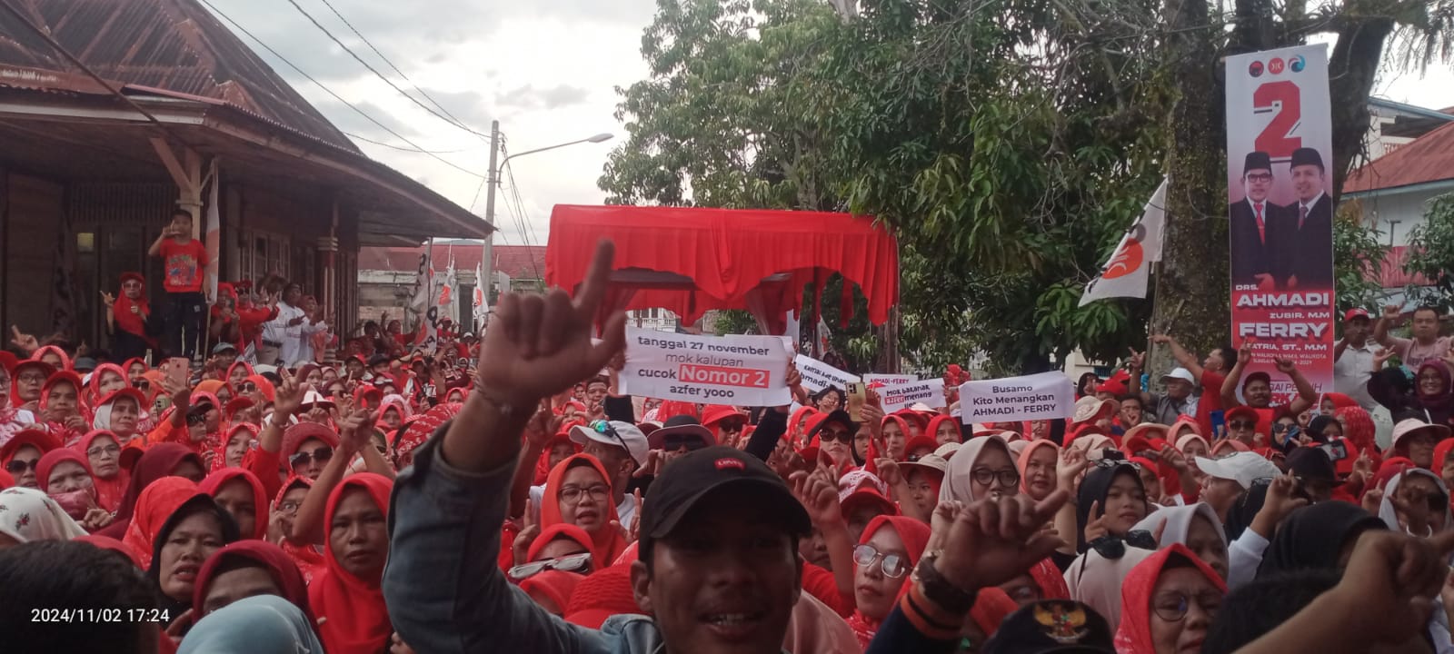 Tak Terbendung, Ribuan massa Padati Kampanye AZ-FER Sungai Bungkal Dihadiri Sejumlah Tokoh dan Masyarakat Sungaipenuh-Bandung