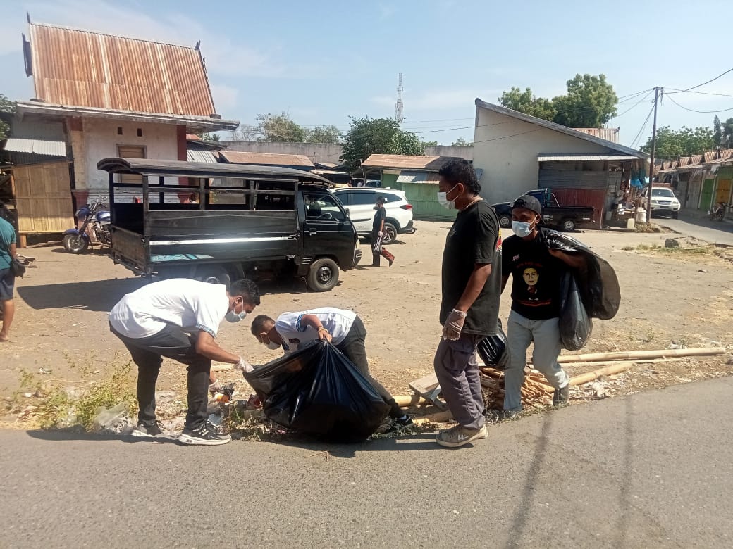 Satu Jam Pungut Sampah di Pasar Alok, Paket JOSS Kumpulkan 20 Kantong Sampah Plastik