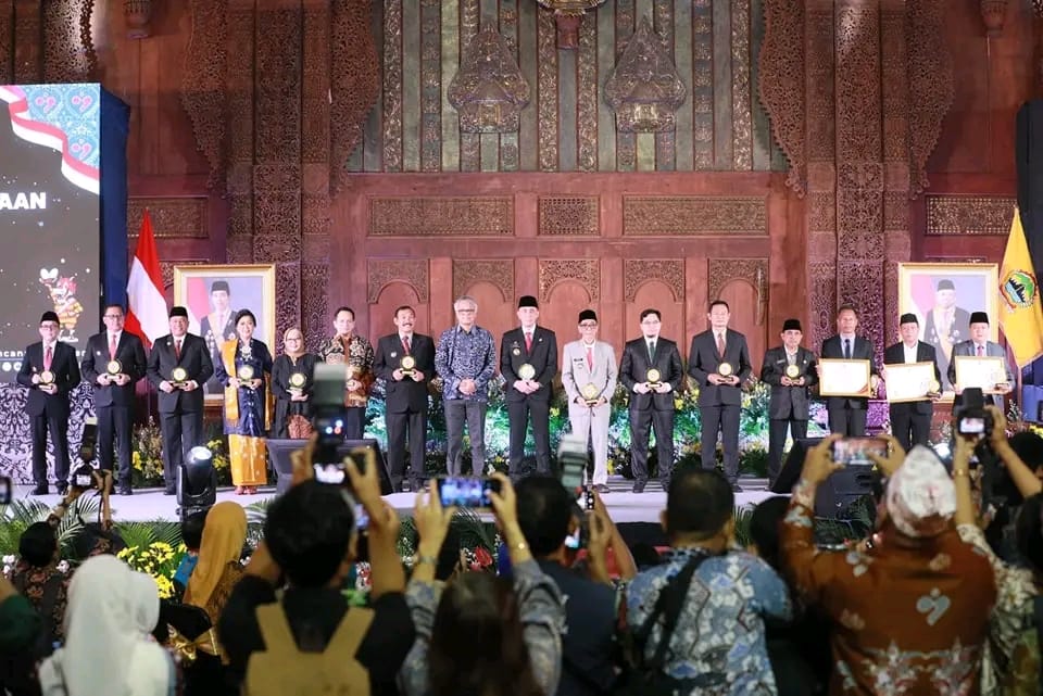Pemerintah Kota tanjungbalai H Waris Tholib Menerima Piagam Penghargaan Kepala Badan Kependudukan Dan Keluarga Berencana Nasional (BKKBN), 