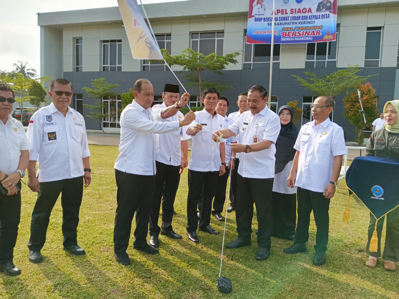 Hadiri Apel Siaga Bersama BNN Jambi, Pj Bupati Asraf : Inovasi Baru Wujudkan Desa Bersinar