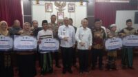 PJ Bupati Tanggamus Memberikan Bonus Kepada Juara Event MTQ
