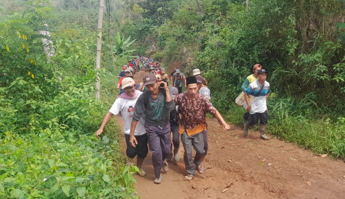 Polsek Pulau Panggung Evakuasi Dua Mayat Tertimbun Longsor