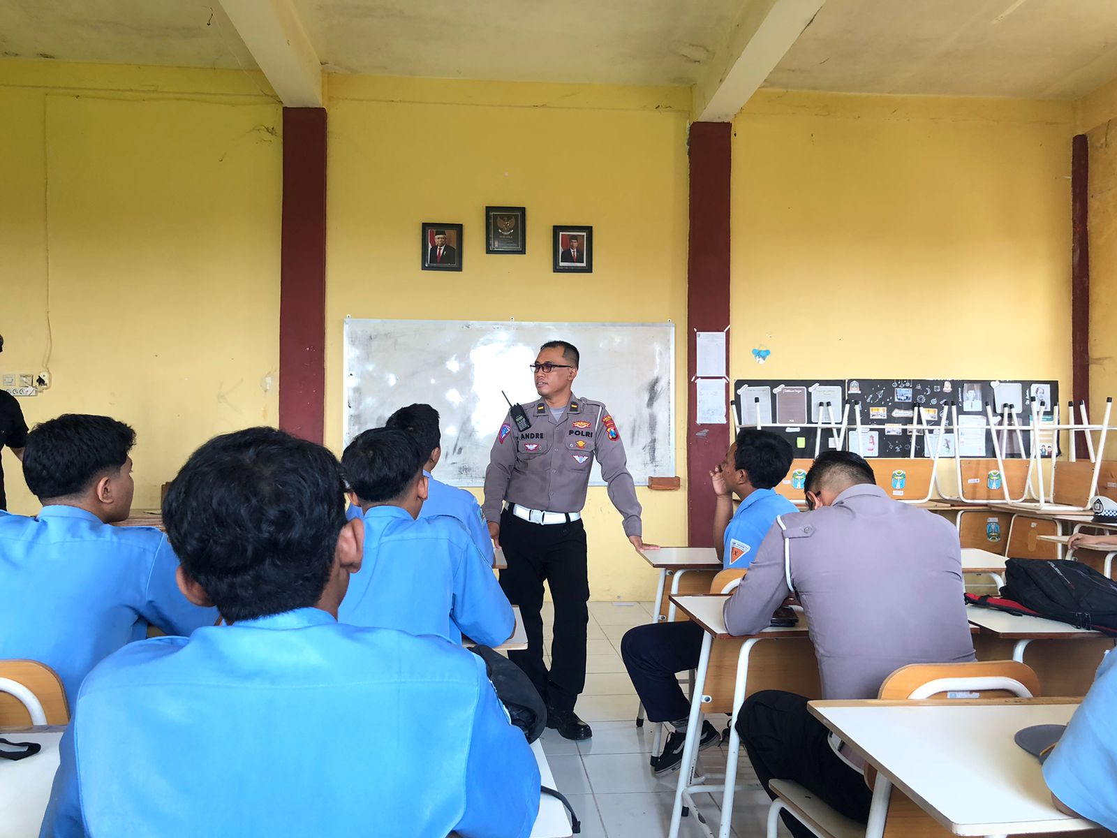 Hari Pendidikan Nasional, Satlantas Polres Gresik Go to School di SMKN 1 Duduksampeyan