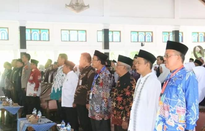 Bupati Pemalang Mansur Hidayat Memberangkatkan 708 Jemaah Calon Haji Pada Musim Haji Tahun 2024 