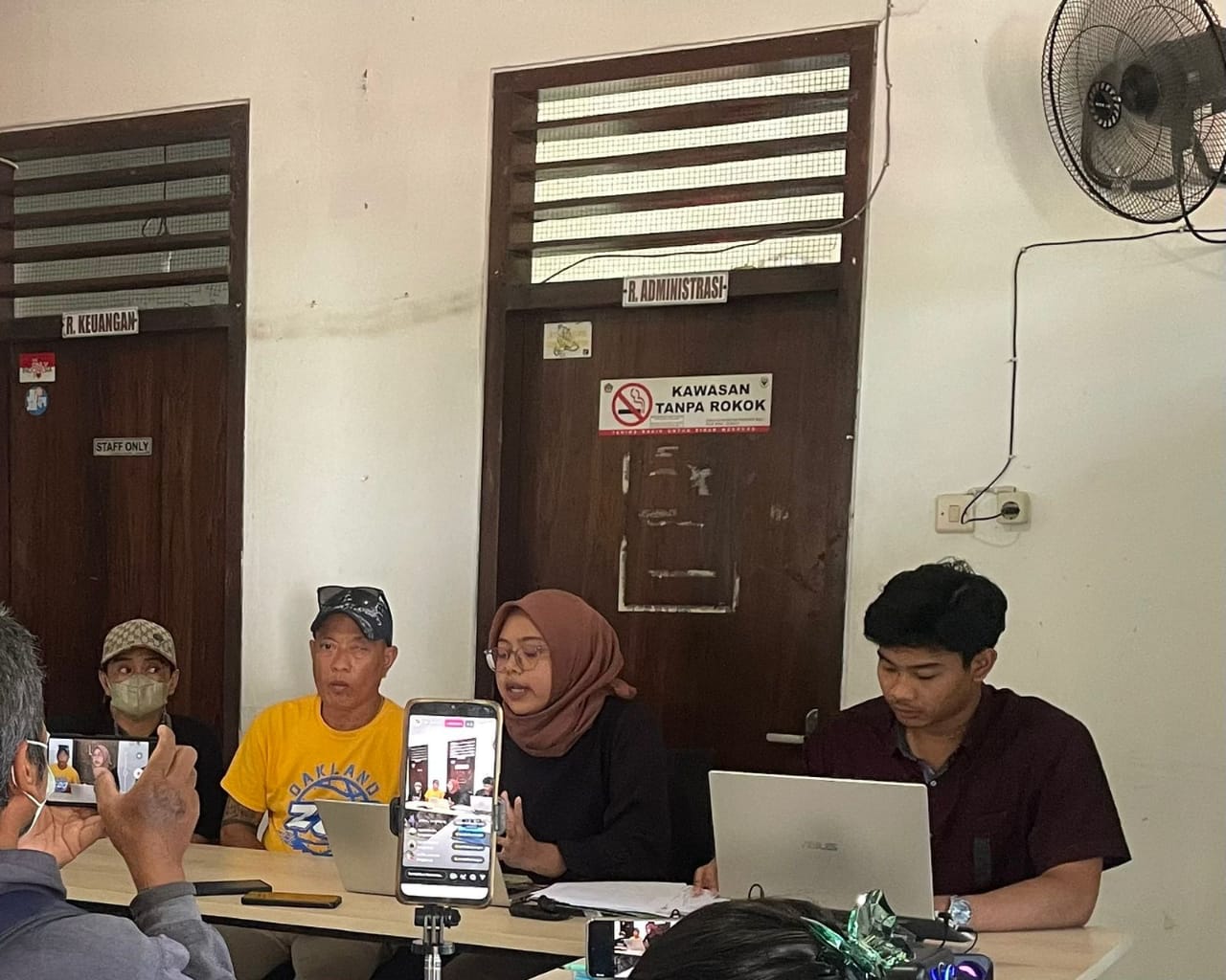 Konpers LBH Bali Terkait Kasus Seorang Warga Bali Yang di Rampas Serta di Siksa Secara Brutal oleh 10 Oknum Polres Klungkung
